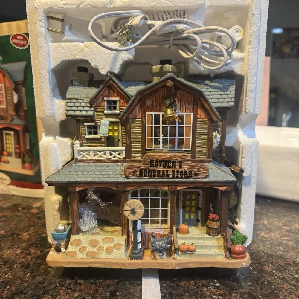 LEMAX RARE HAYDEN'S GENERAL STORE HARVEST FALL LIGHTED VILLAGE 2008-2012 Retired